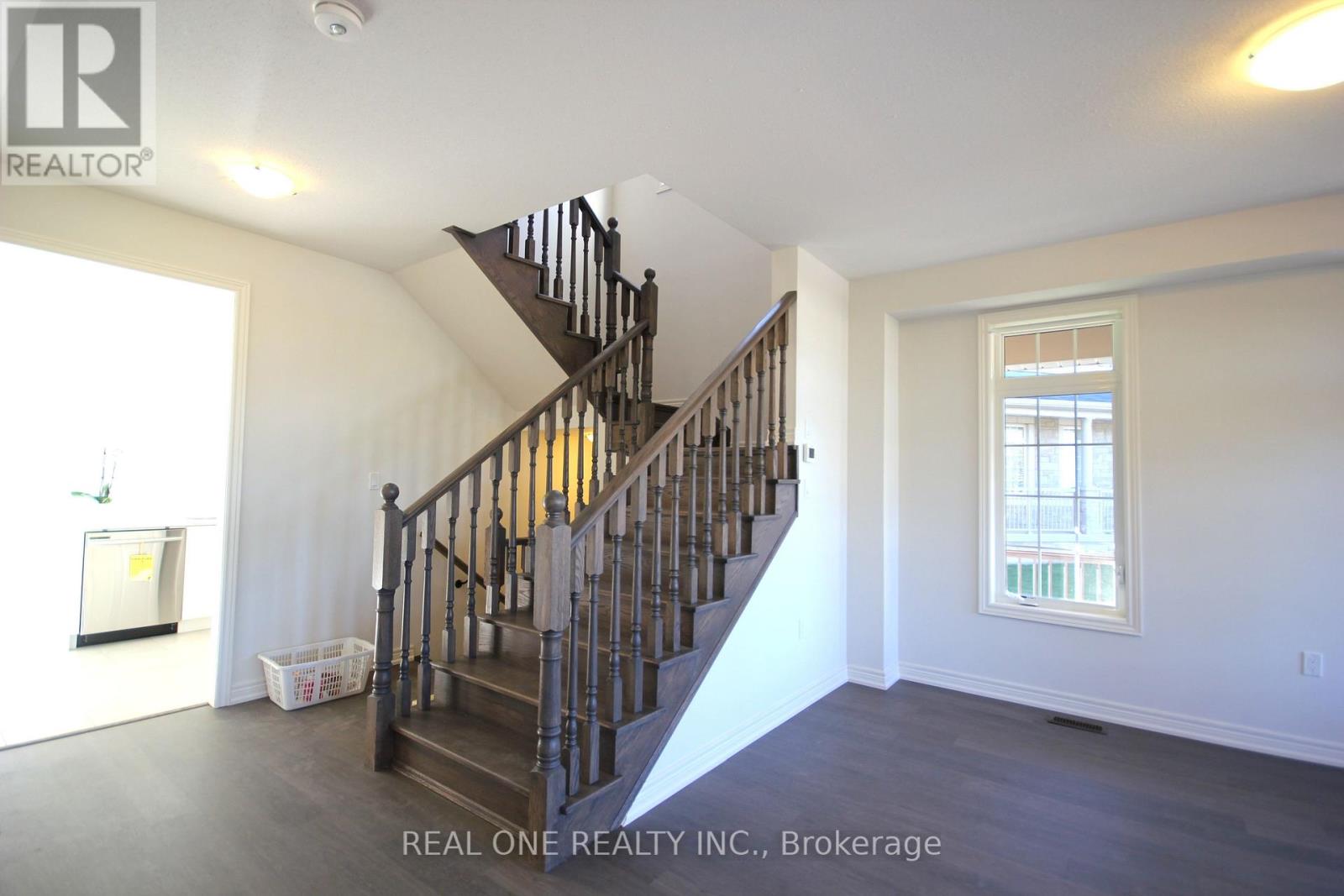 504 Threshing Mill Boulevard, Oakville, Ontario  L6H 0S9 - Photo 8 - W13211946