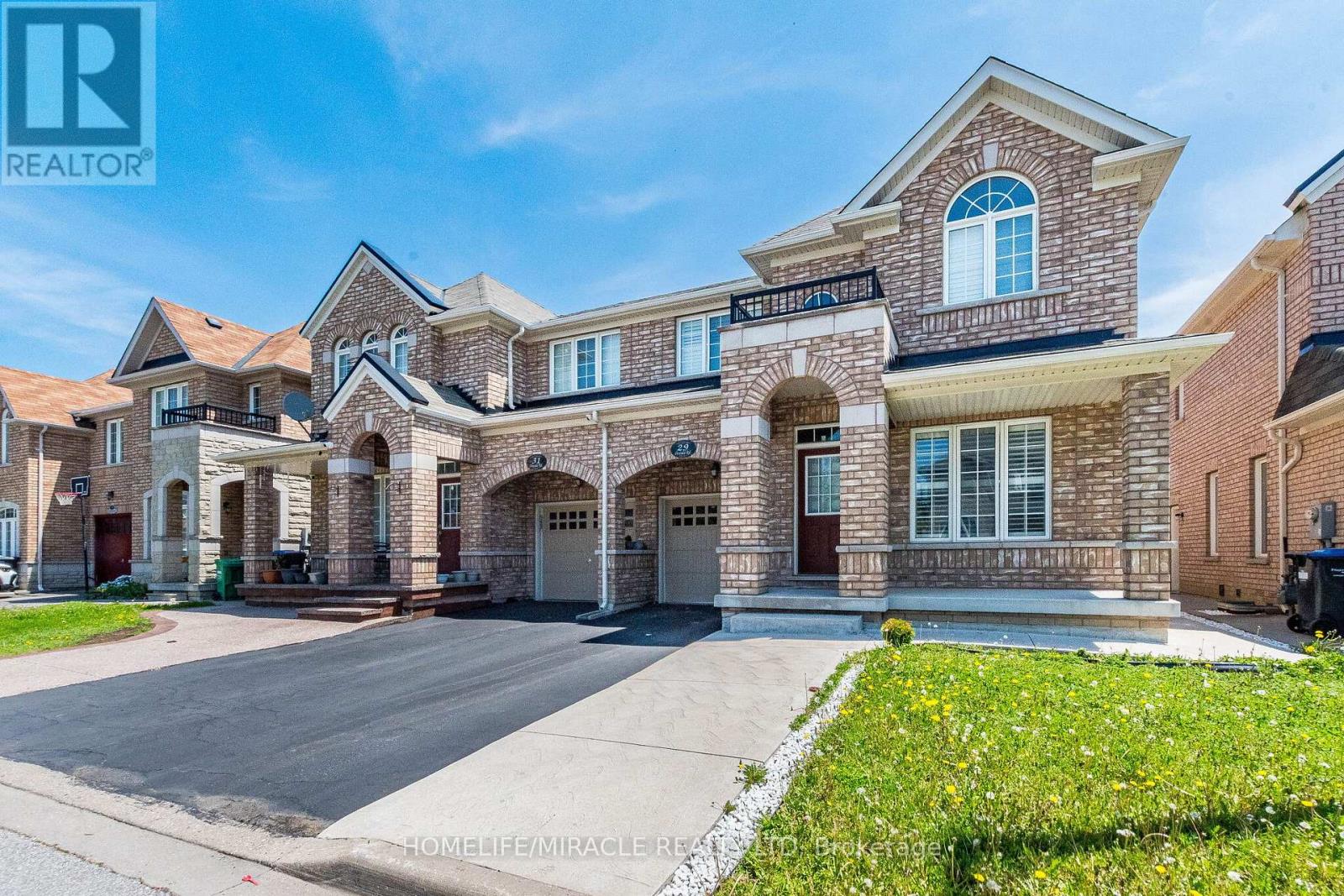 29 Oswald Road E, Brampton, Ontario  L6P 3S4 - Photo 3 - W13211956