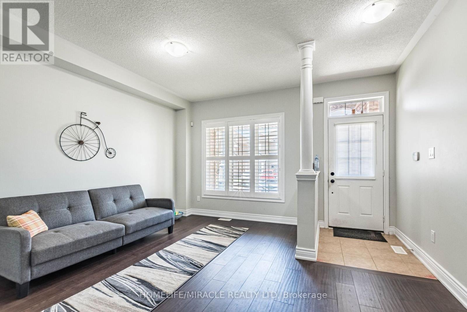 29 Oswald Road E, Brampton, Ontario  L6P 3S4 - Photo 5 - W13211956