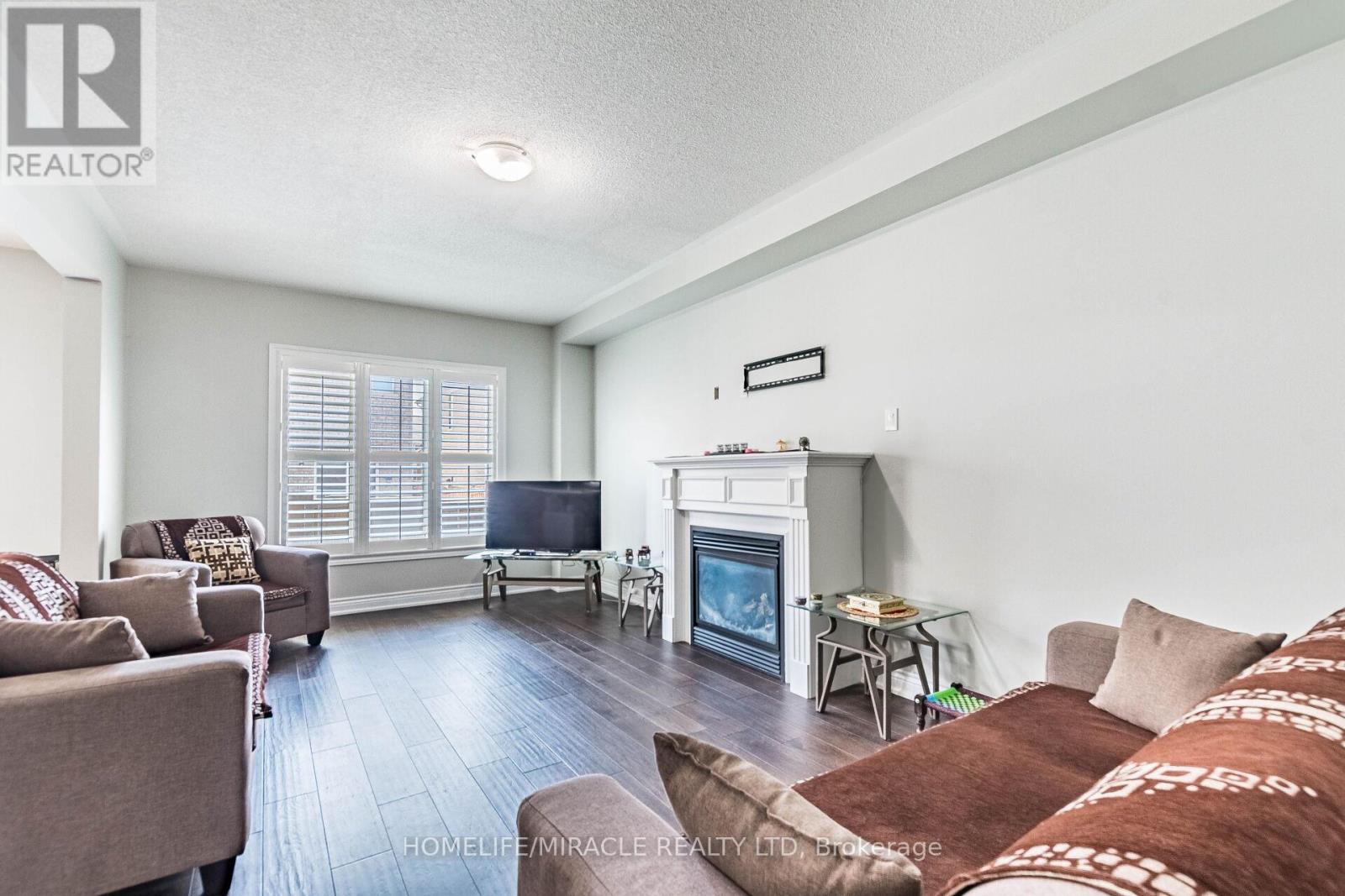 29 Oswald Road E, Brampton, Ontario  L6P 3S4 - Photo 7 - W13211956