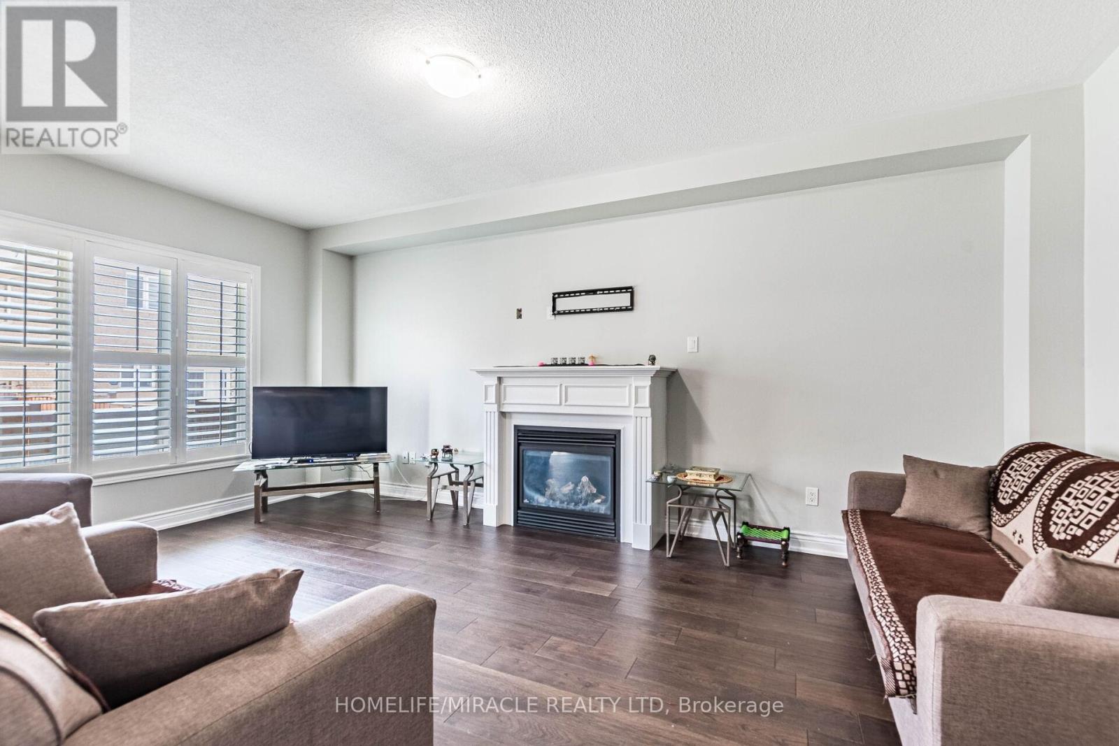 29 Oswald Road E, Brampton, Ontario  L6P 3S4 - Photo 8 - W13211956