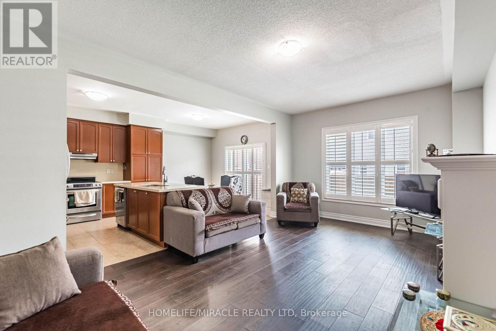 29 Oswald Road E, Brampton, Ontario  L6P 3S4 - Photo 9 - W13211956