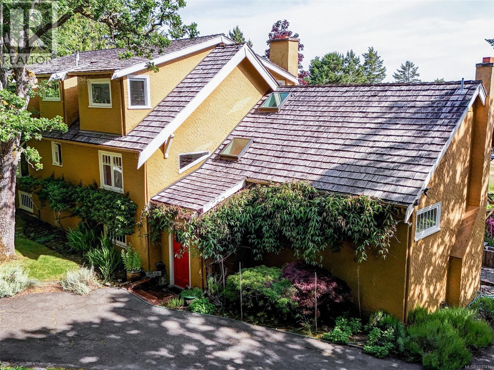 2550 Queenswood Dr, Saanich, British Columbia  V8N 1X5 - Photo 13 - 1037410