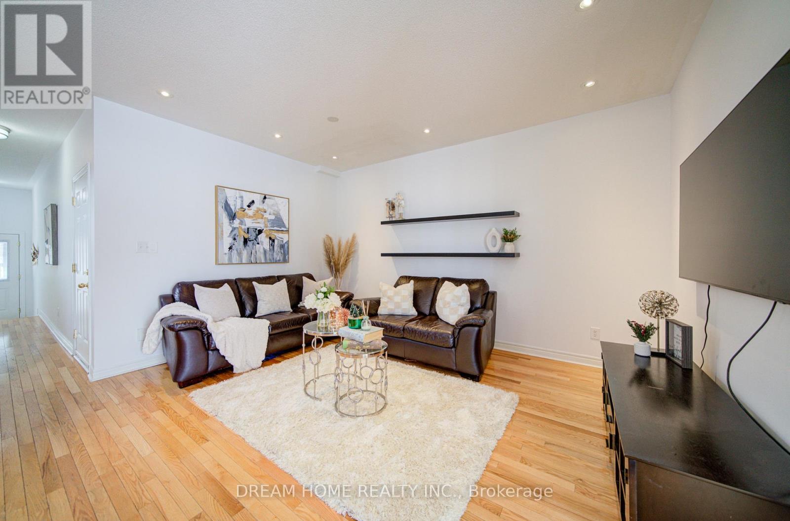 208 Tom Taylor Crescent, Newmarket, Ontario  L3X 3E8 - Photo 6 - N13114642