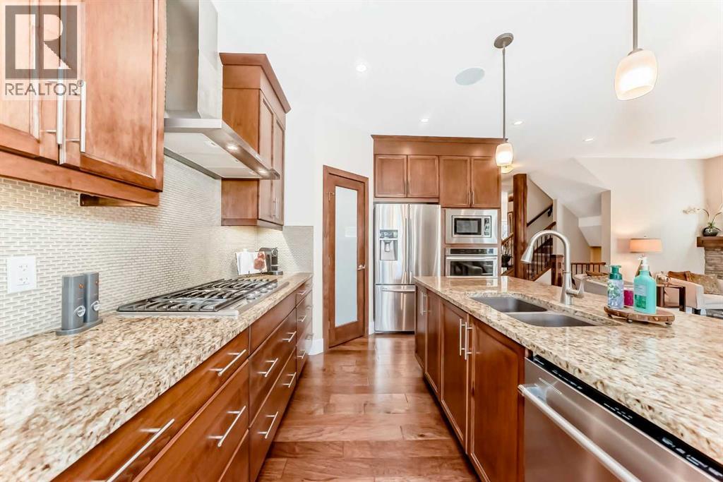 32 Westmore Place Sw, Calgary, Alberta T3H 0Z2 - Photo 5 - A2314807