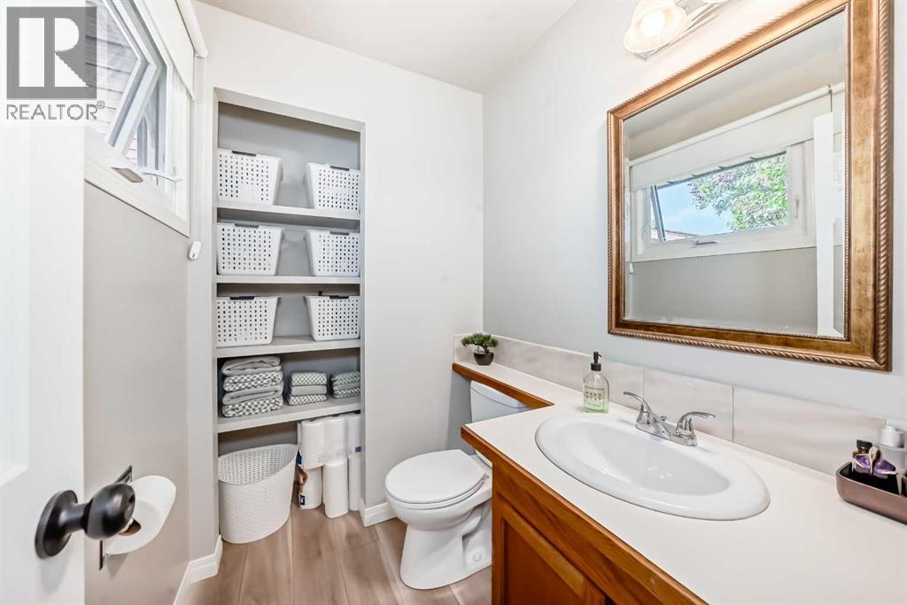 8 Haliburton Crescent, Red Deer, Alberta  T4N 6K3 - Photo 16 - A2315935