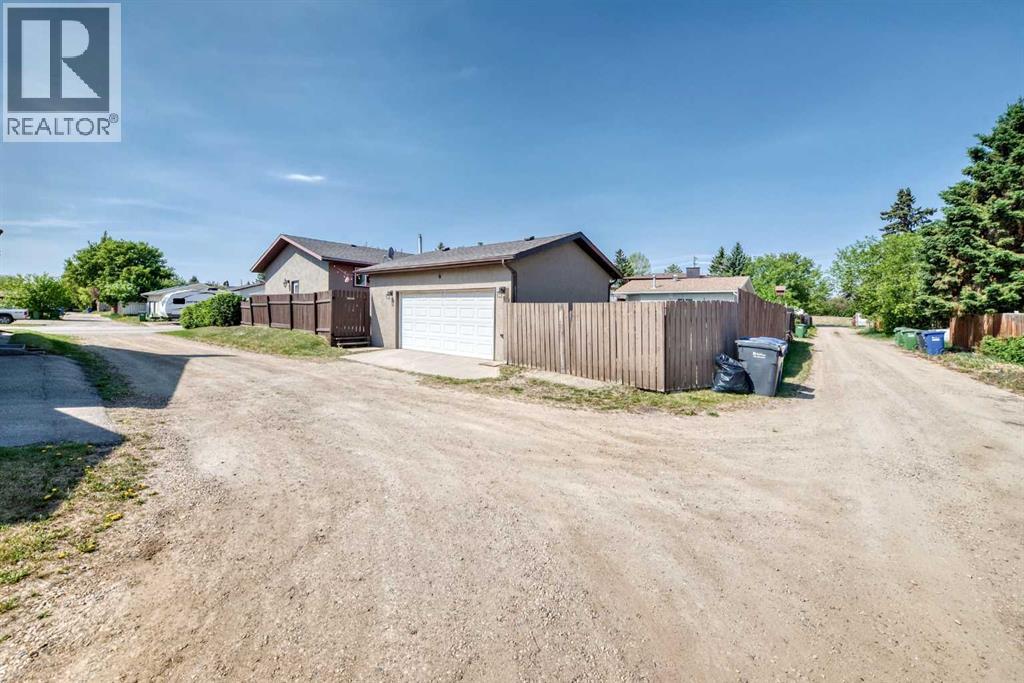 8 Haliburton Crescent, Red Deer, Alberta  T4N 6K3 - Photo 40 - A2315935