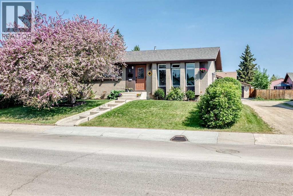 8 Haliburton Crescent, Red Deer, Alberta  T4N 6K3 - Photo 43 - A2315935