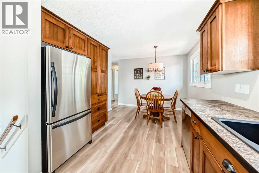 8 Haliburton Crescent, Red Deer, Alberta  T4N 6K3 - Photo 6 - A2315935