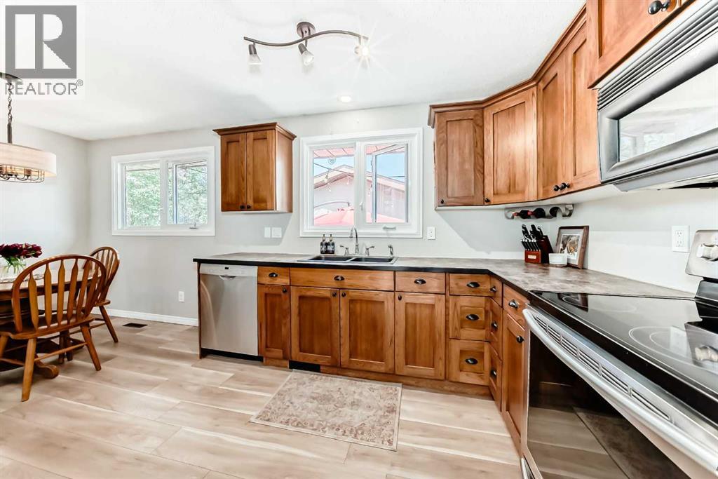 8 Haliburton Crescent, Red Deer, Alberta  T4N 6K3 - Photo 7 - A2315935