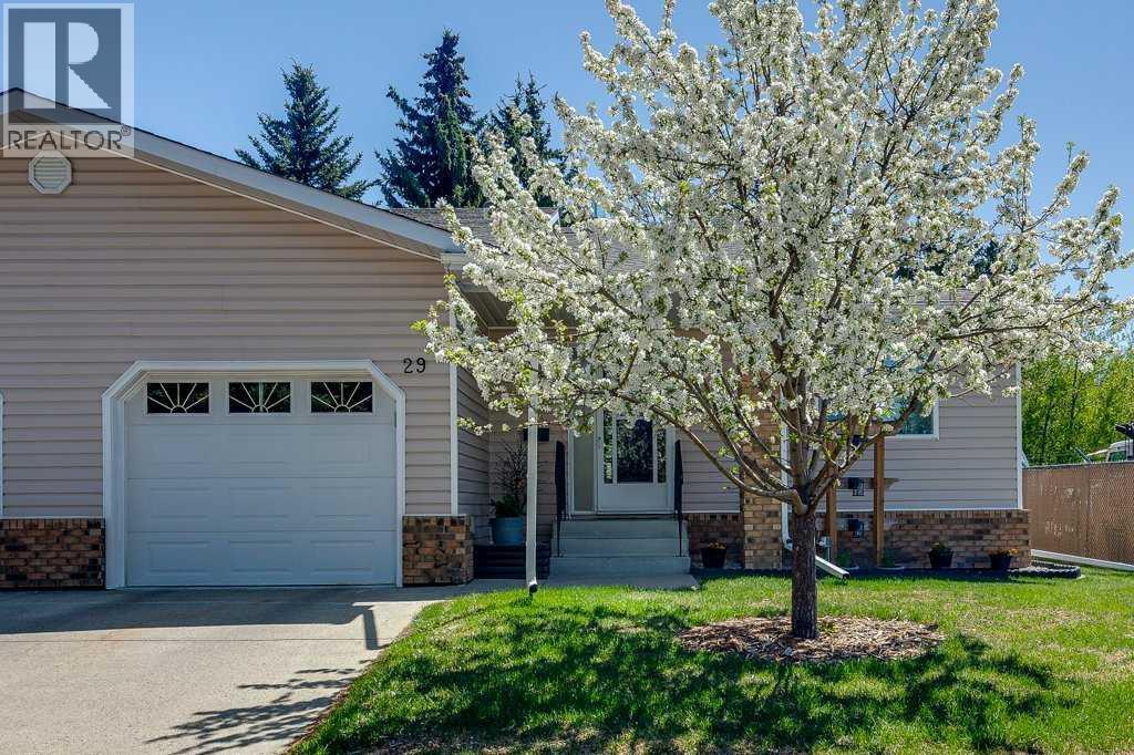 29, 2821 Botterill Crescent, Red Deer, Alberta  T4R 2E5 - Photo 1 - A2314324