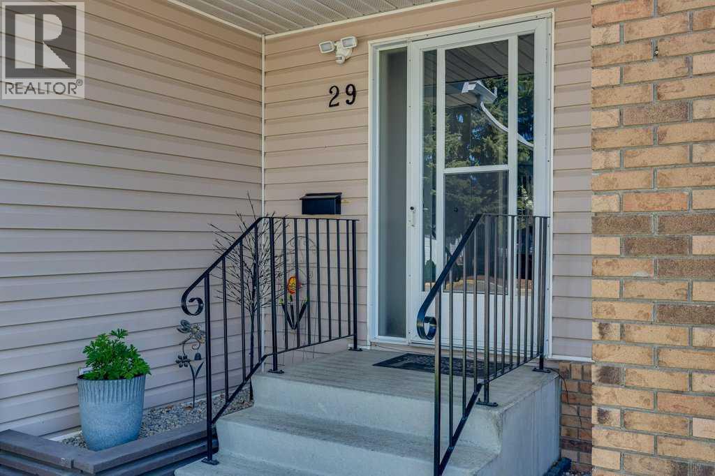 29, 2821 Botterill Crescent, Red Deer, Alberta  T4R 2E5 - Photo 4 - A2314324