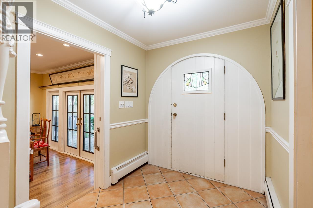 4346 Capilano Road, North Vancouver, British Columbia  V7R 4J7 - Photo 3 - R3129527