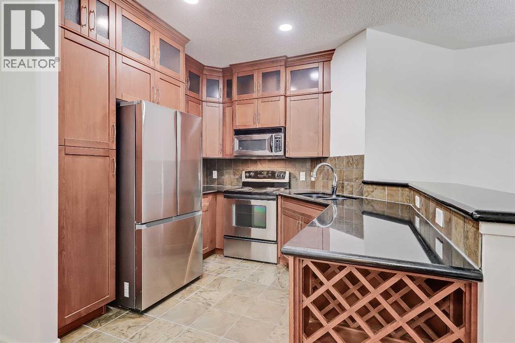 120, 20 Discovery Ridge Close Sw, Calgary, Alberta  T3H 5X4 - Photo 4 - A2311052