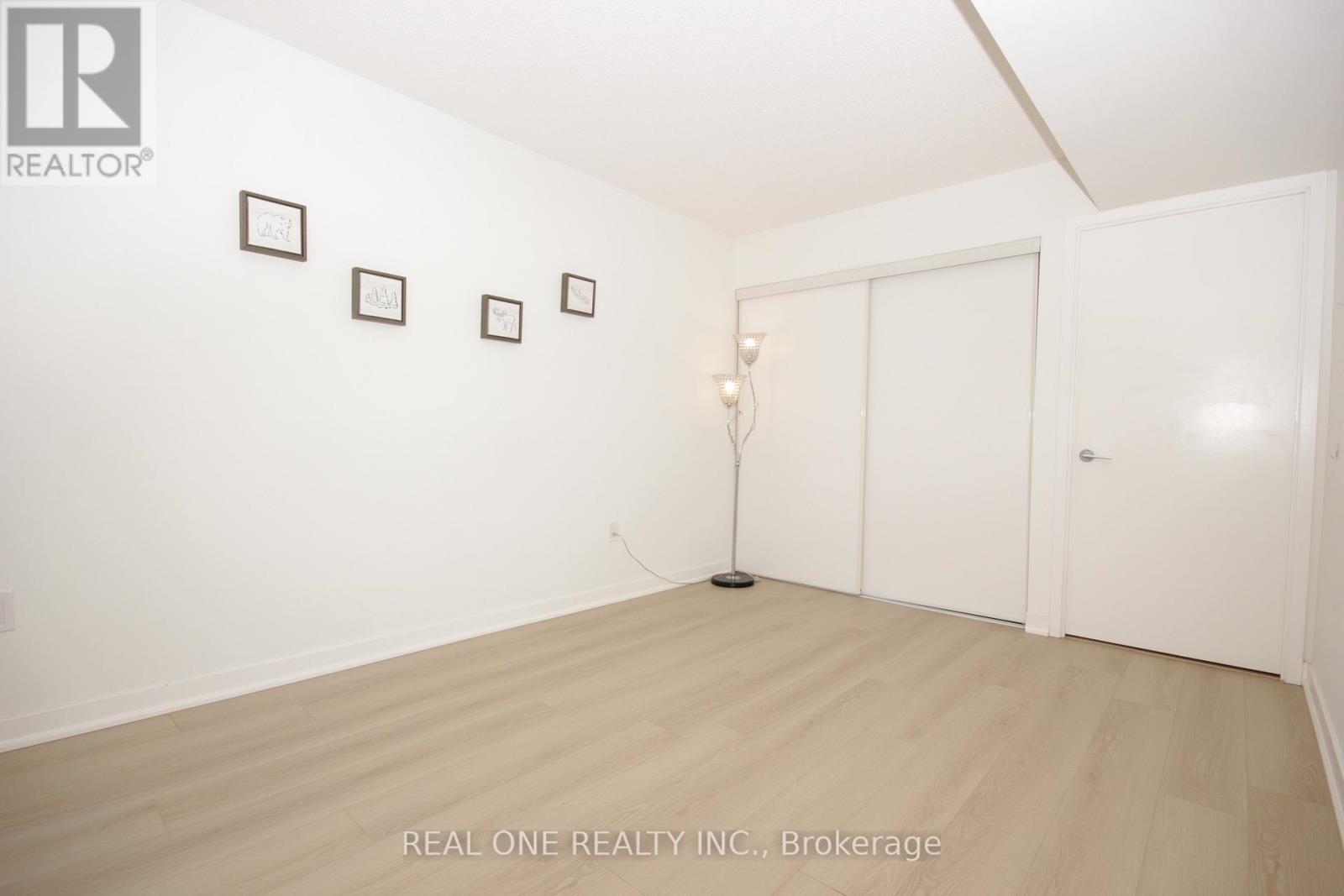 727 - 10 Capreol Court, Toronto, Ontario  M5V 4B3 - Photo 13 - C13189058