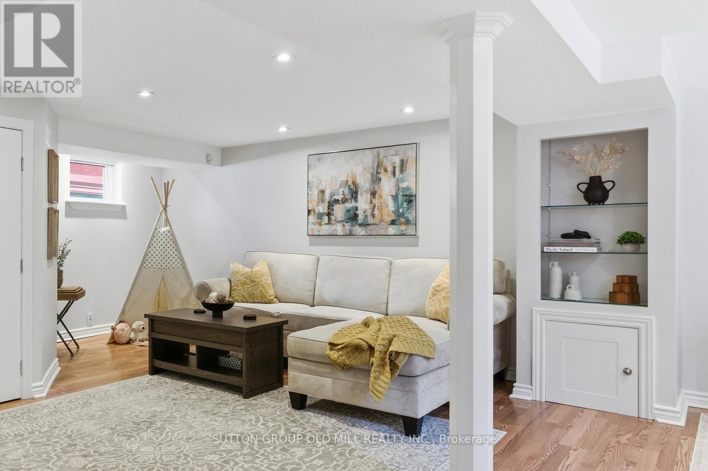 78 Ballacaine Drive, Toronto, Ontario  M8Y 4B7 - Photo 17 - W13206486
