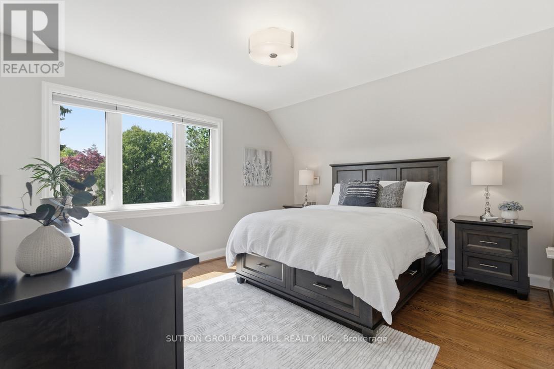 78 Ballacaine Drive, Toronto, Ontario  M8Y 4B7 - Photo 13 - W13206486