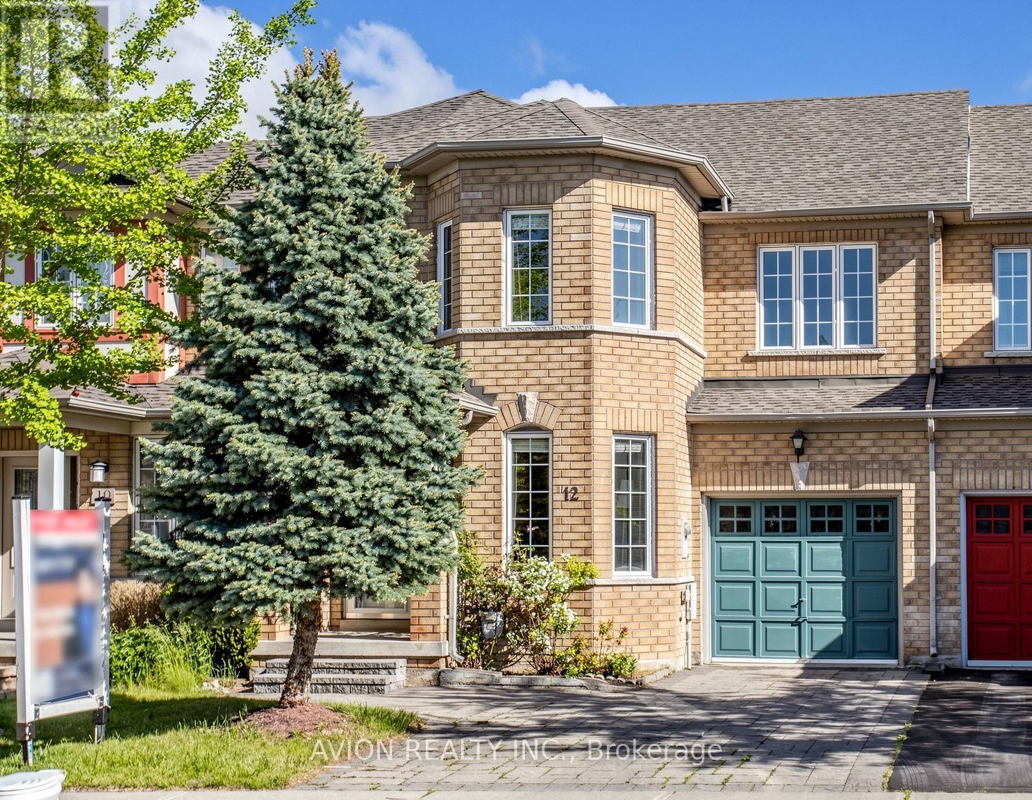12 RIDEAU DRIVE, Richmond Hill, Ontario