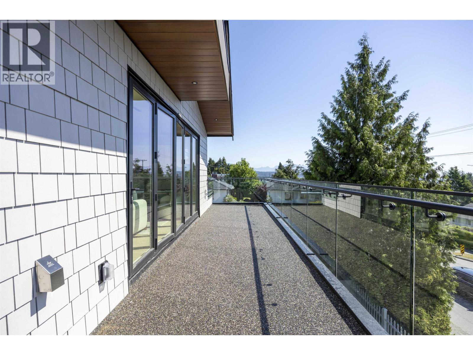 217 E Eighth Avenue, New Westminster, British Columbia  V3L 4K1 - Photo 3 - R3129564