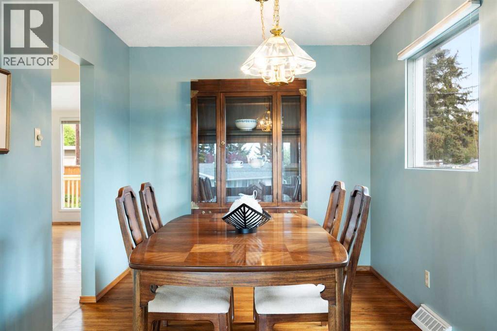 5047 Batchelor Crescent NW, Calgary, Alberta  T2L 1S8 - Photo 6 - A2310032