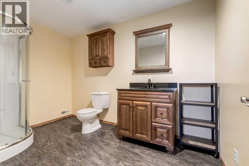 15 Barber Street NW, Langdon, Alberta  T0J 1X2 - Photo 38 - A2309366