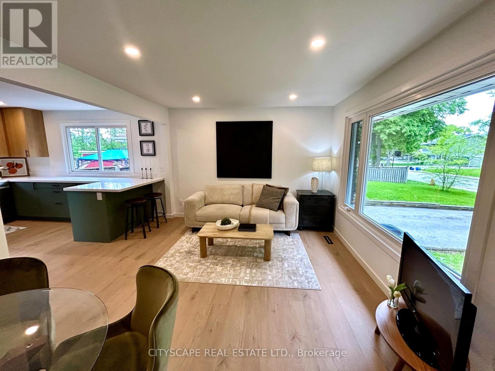 39 Carousel Avenue, Hamilton, Ontario  L9A 4L7 - Photo 3 - X13207948