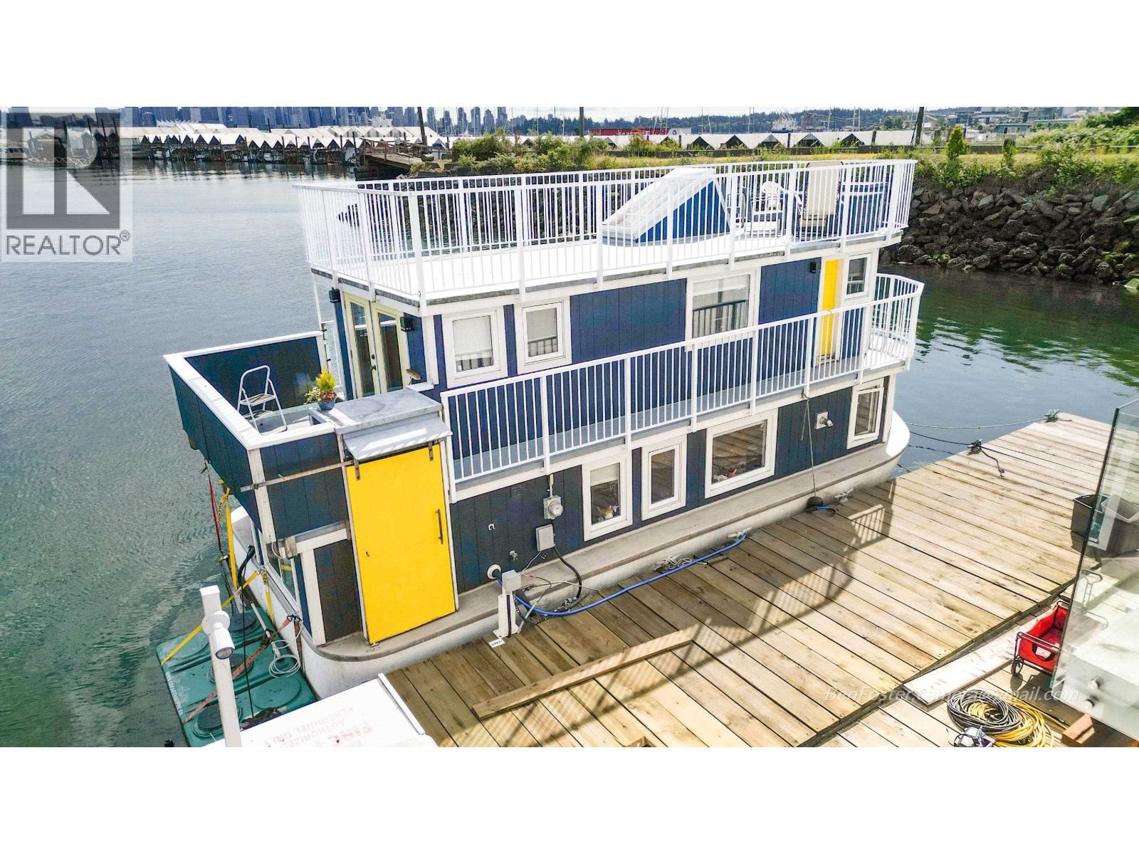 Gnb21-415 W Esplanade Avenue, North Vancouver, British Columbia V7M 1A4 - Photo 1 - R3109786