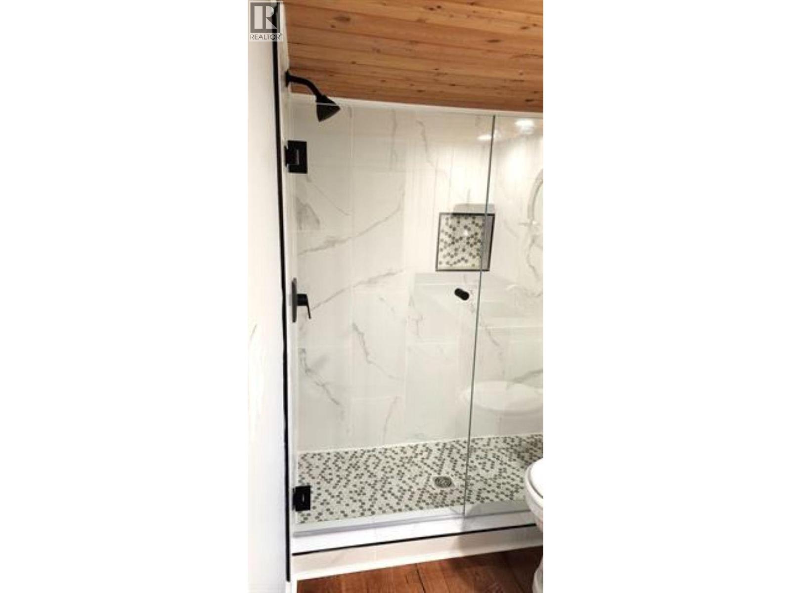 Gnb21-415 W Esplanade Avenue, North Vancouver, British Columbia V7M 1A4 - Photo 7 - R3109786