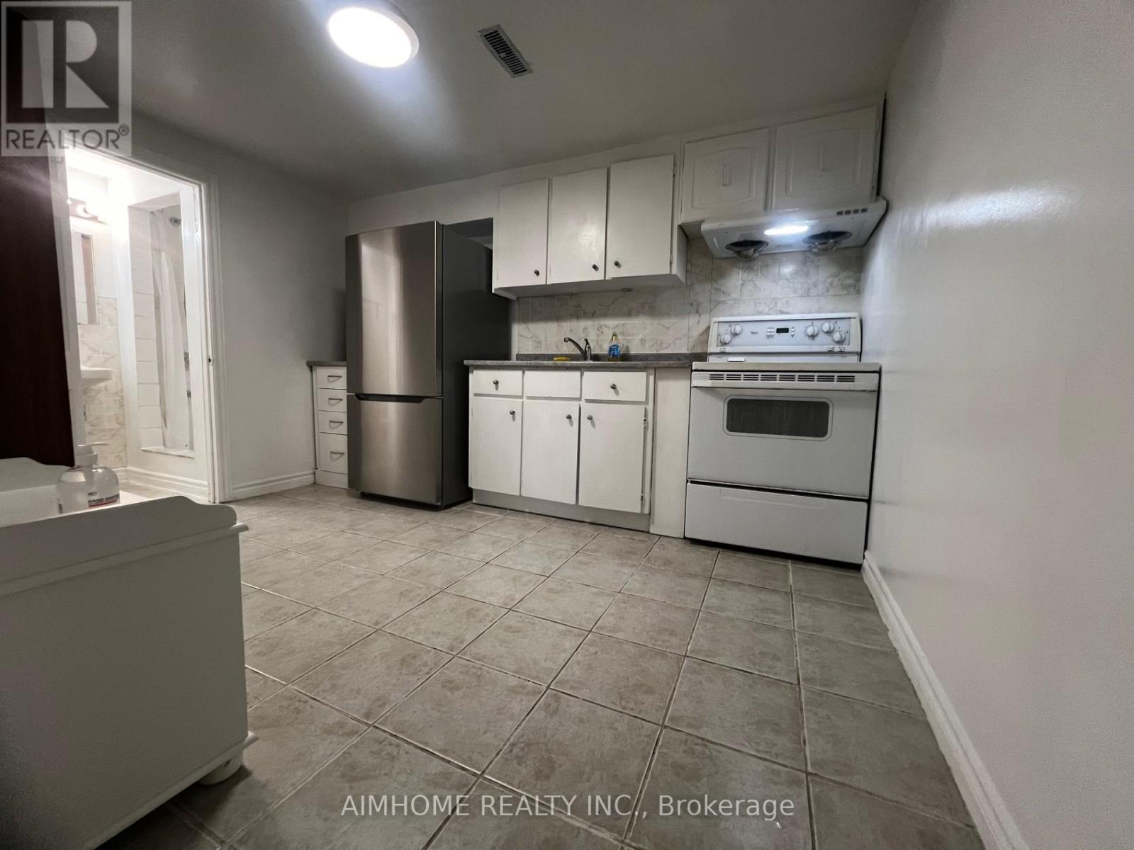 Basement Apt - 83 Mintwood Drive, Toronto, Ontario  M2M 3A6 - Photo 14 - C13212090