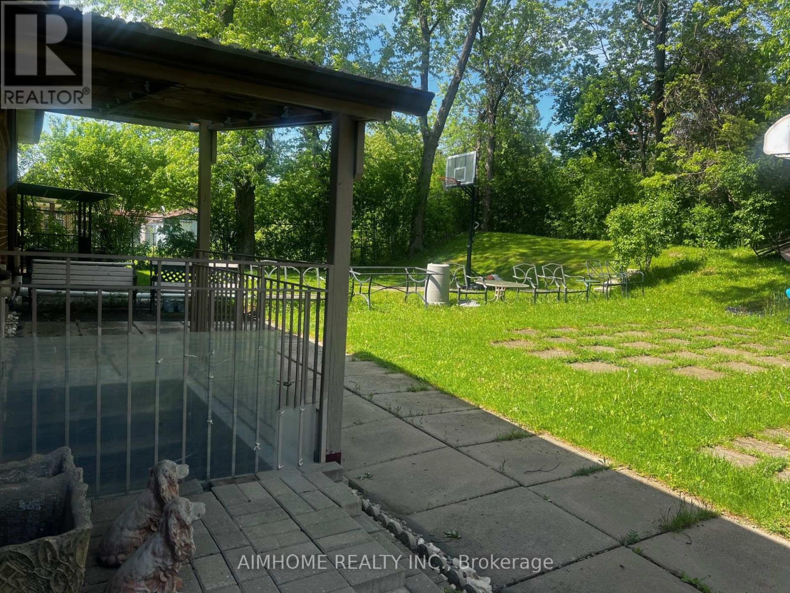 Basement Apt - 83 Mintwood Drive, Toronto, Ontario  M2M 3A6 - Photo 2 - C13212090