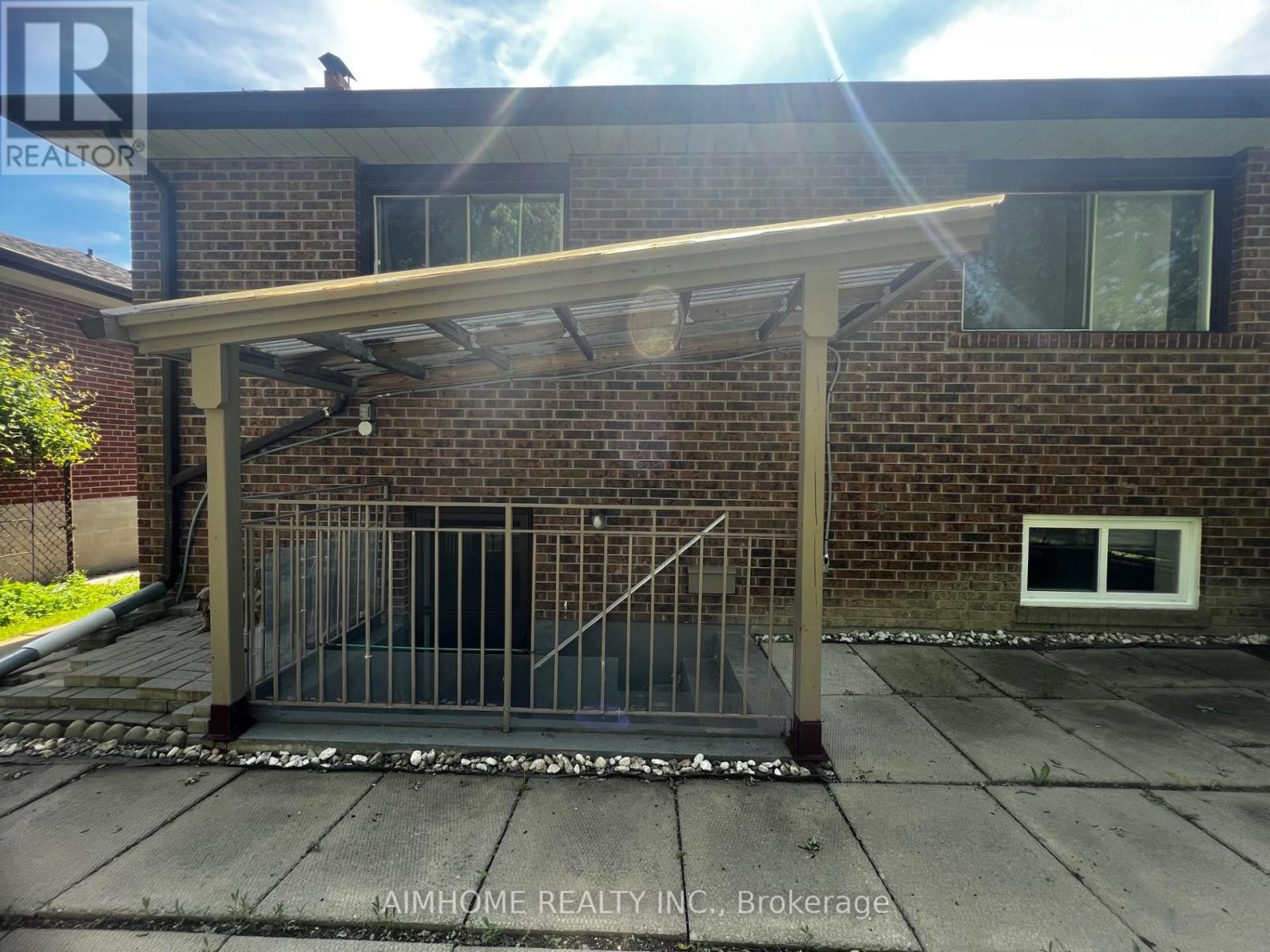 Basement Apt - 83 Mintwood Drive, Toronto, Ontario  M2M 3A6 - Photo 3 - C13212090