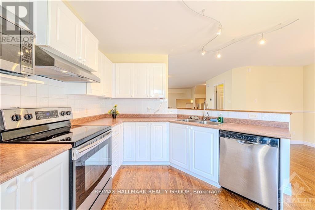 1205 Clyde Avenue, Ottawa, Ontario  K2C 1Y3 - Photo 8 - X13212116