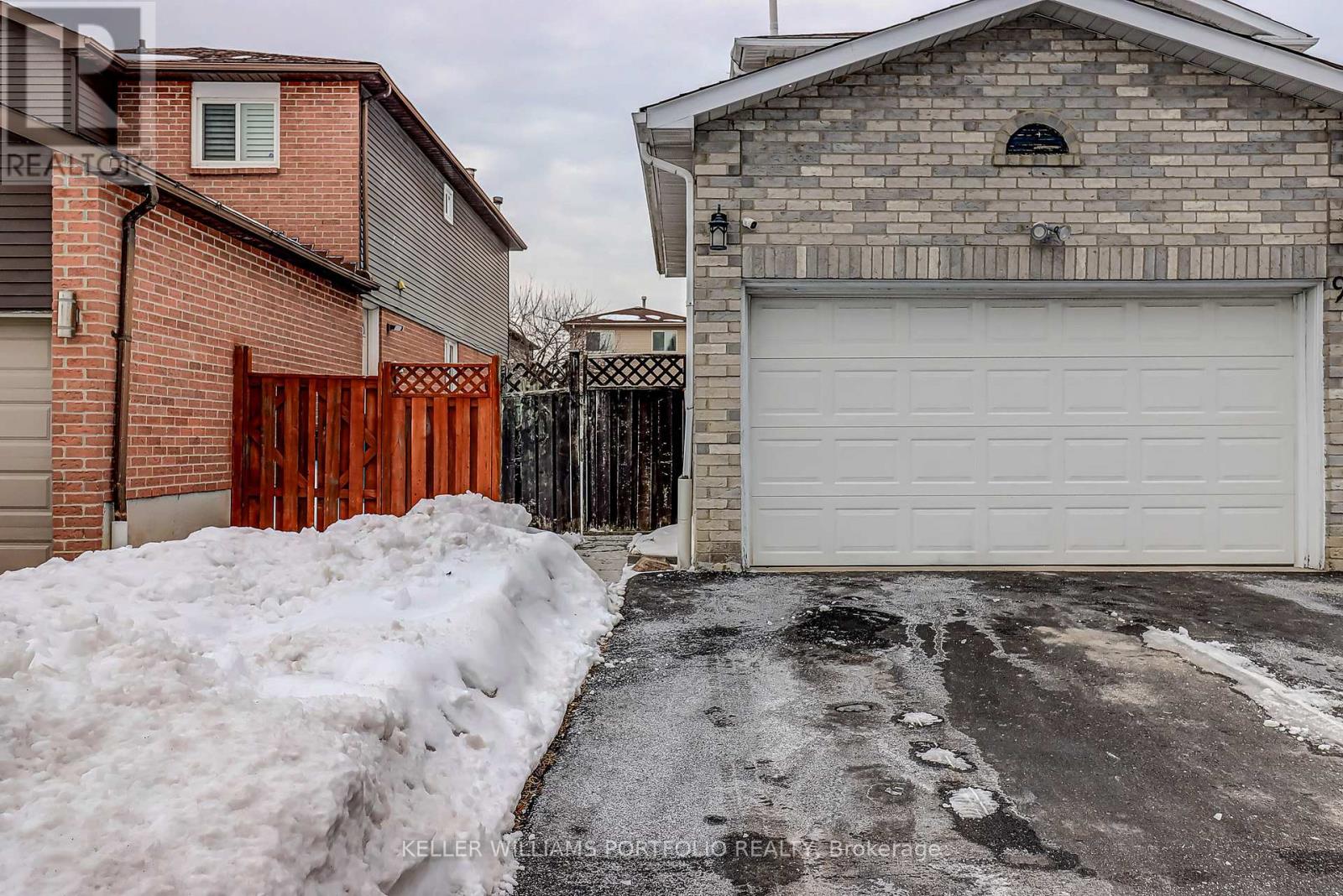 LOWER UNIT - 97 DOBSON DRIVE, Ajax, Ontario