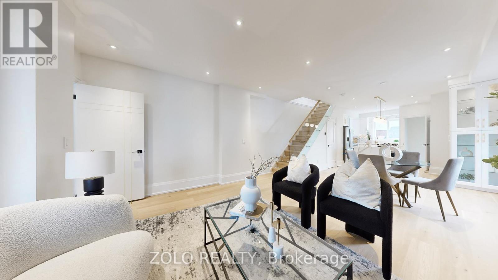 98 Woodmount Avenue, Toronto, Ontario  M4C 3Y2 - Photo 8 - E13212072