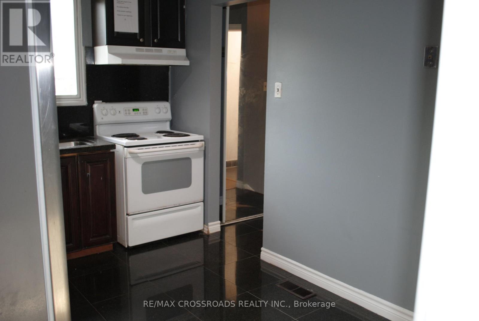 43 Berner Trail, Toronto, Ontario  M1B 1B1 - Photo 10 - E13212122