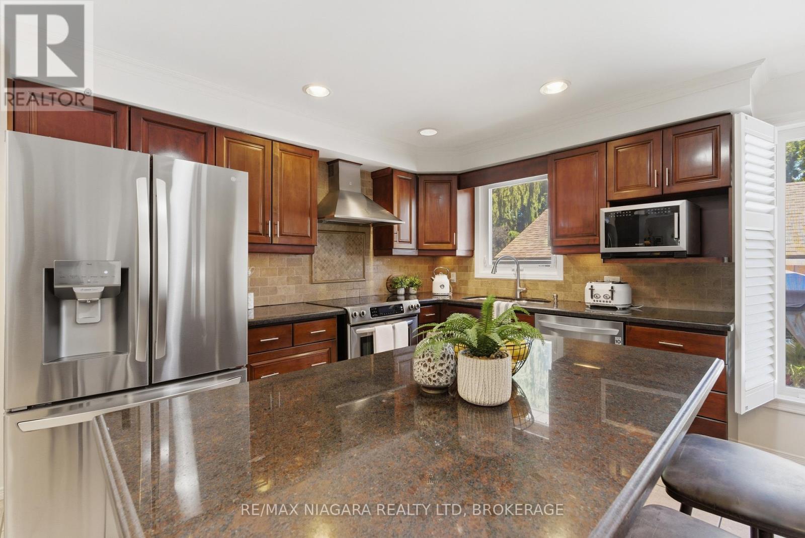 177 Parnell Road, St. Catharines, Ontario  L2M 1W2 - Photo 6 - X13212156