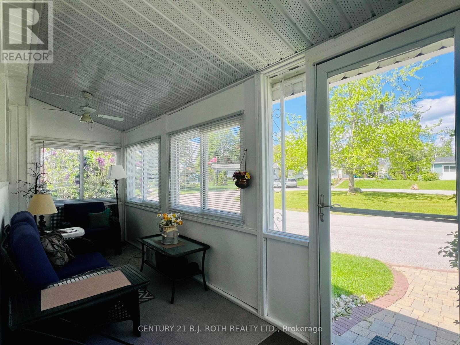 1 Nectarine Court, Innisfil, Ontario  L9S 1M4 - Photo 3 - N13212032