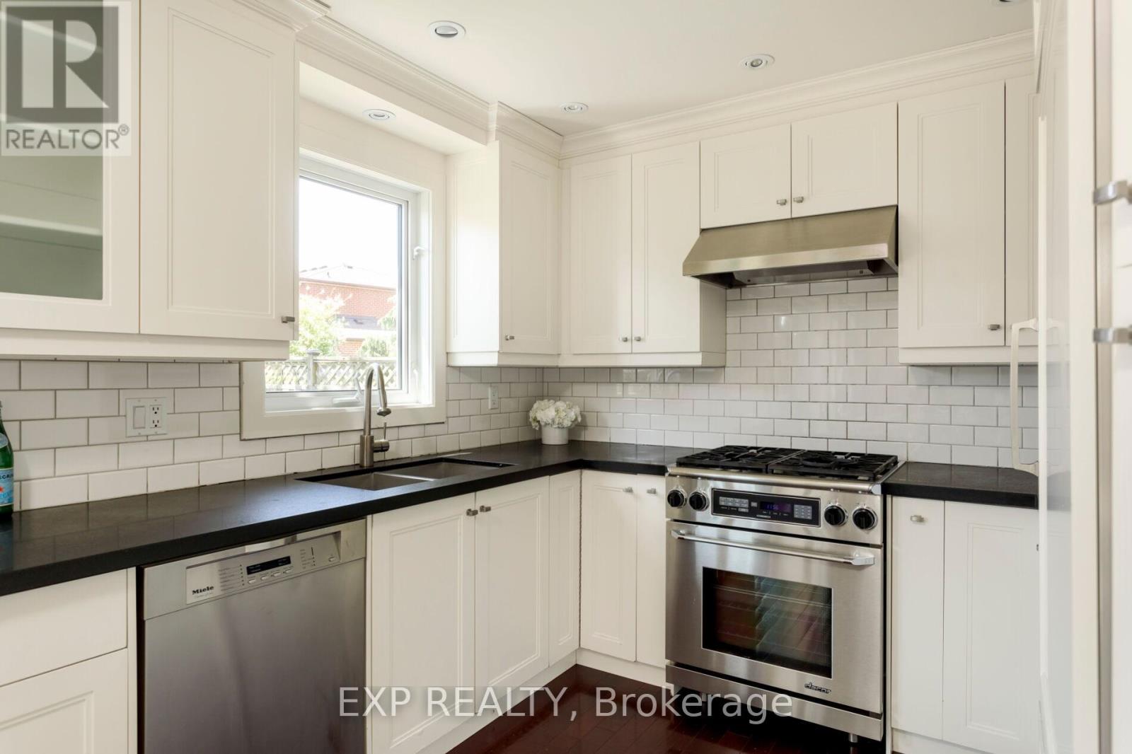 14 Oliver Lane, Vaughan, Ontario L6A 1B2 - Photo 15 - N13212040