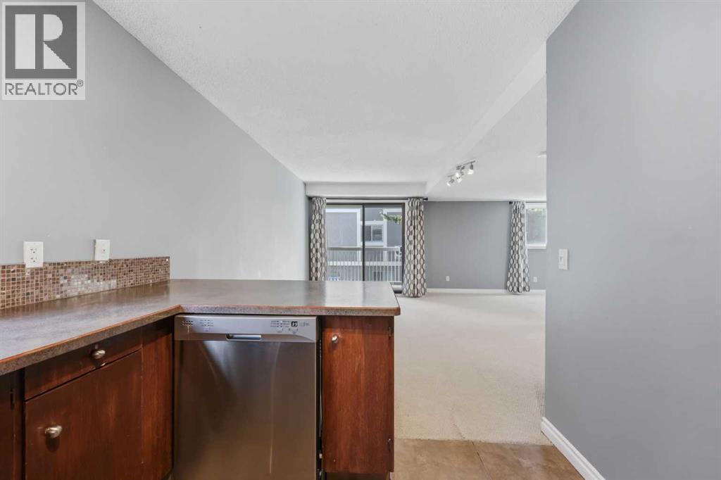 63, 3015 51 Street Sw, Calgary, Alberta  T3E 6N5 - Photo 9 - A2311537