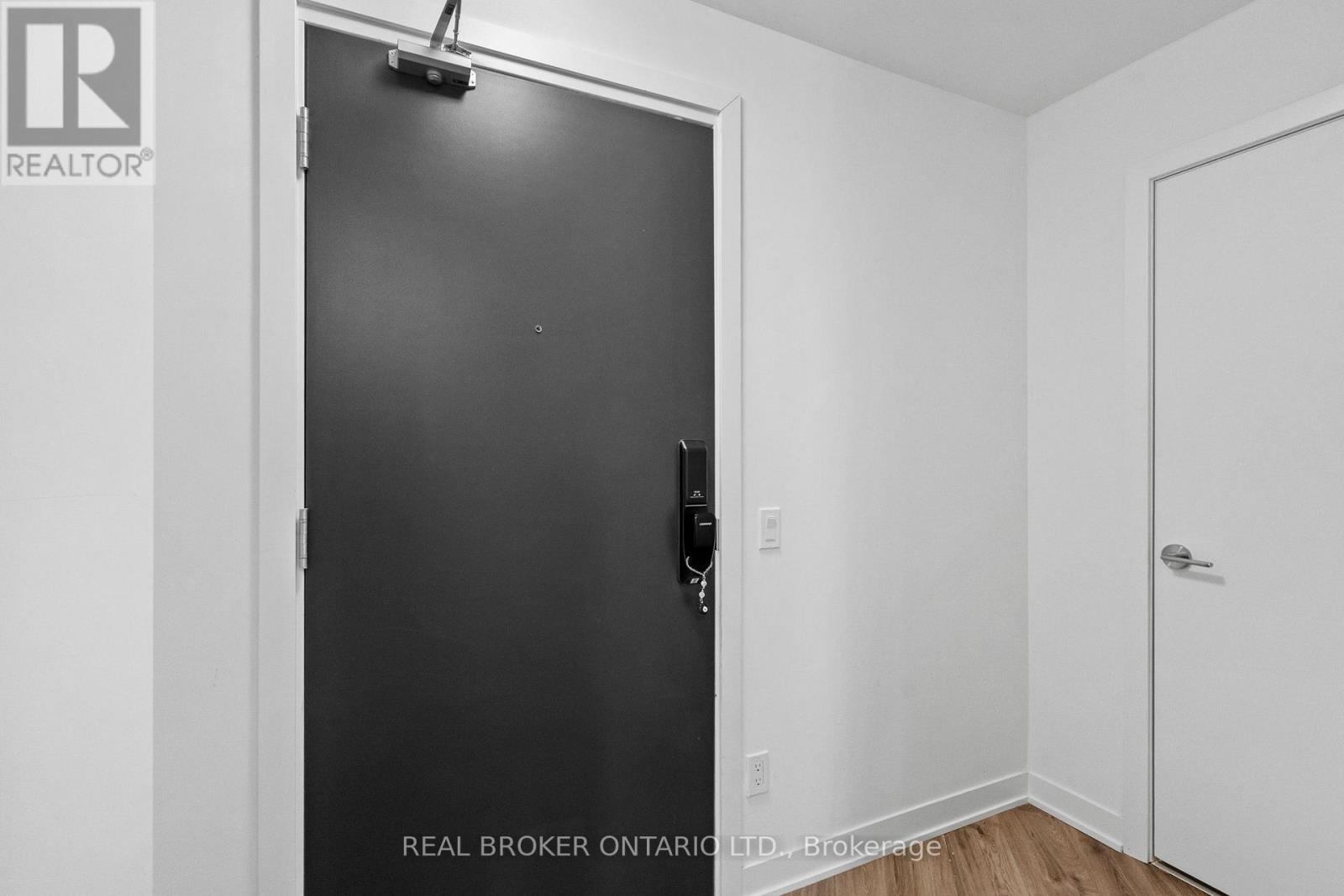 328 - 405 Dundast Street W, Oakville, Ontario  L6M 5P9 - Photo 11 - W13211990