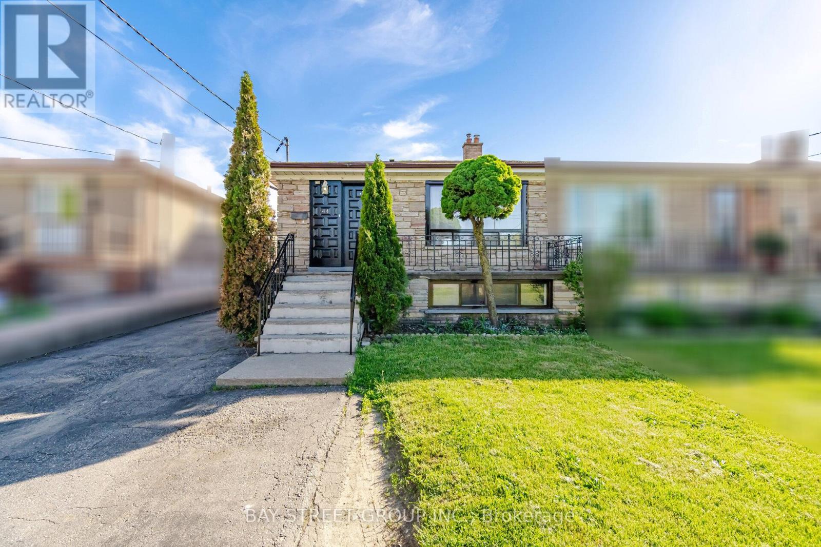 44 DUNCANWOODS DRIVE, Toronto, Ontario