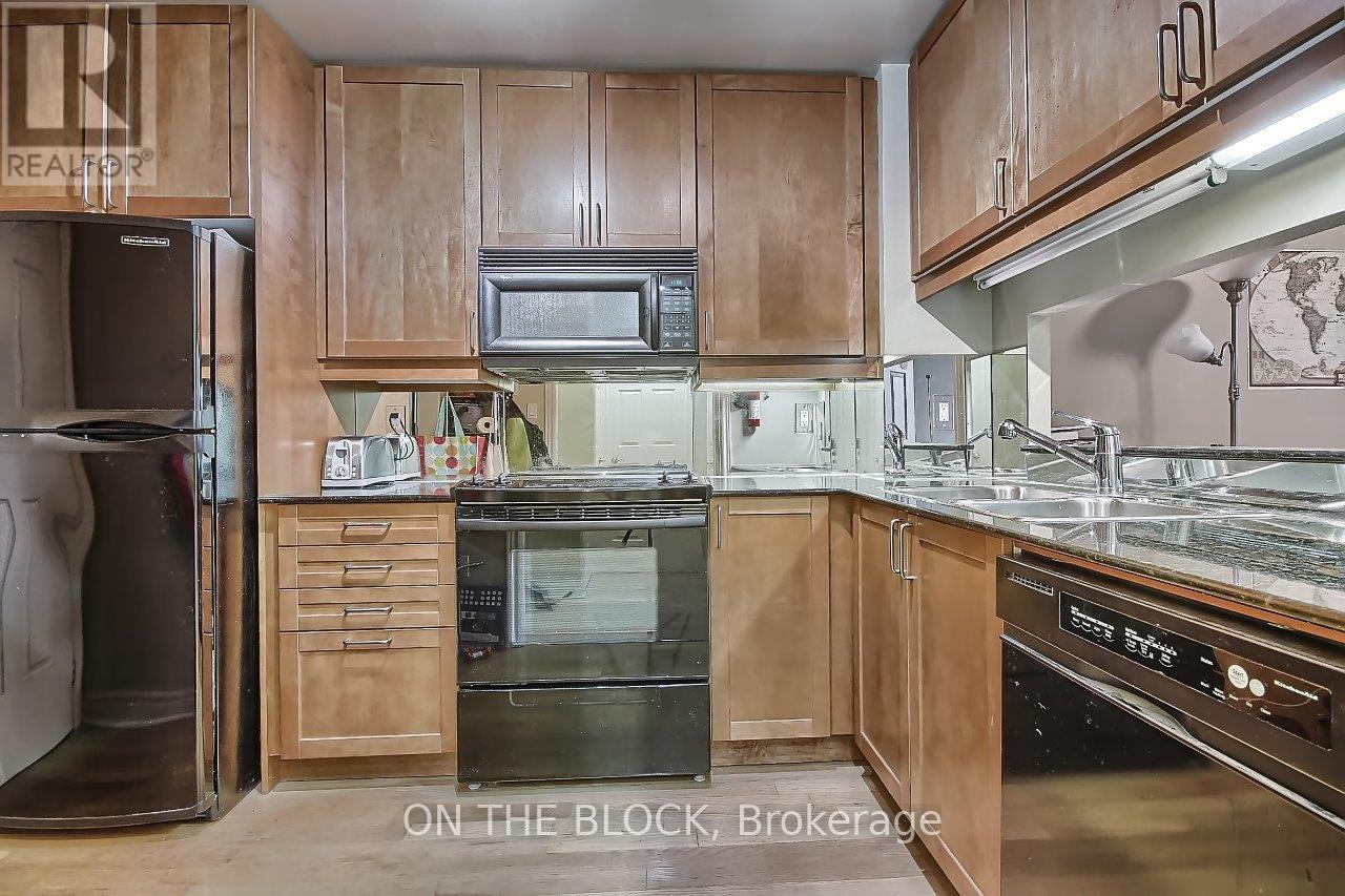 112 - 3085 Bloor Street W, Toronto, Ontario  M8X 1C9 - Photo 12 - W13212080