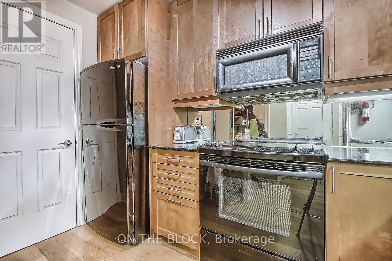112 - 3085 Bloor Street W, Toronto, Ontario  M8X 1C9 - Photo 14 - W13212080