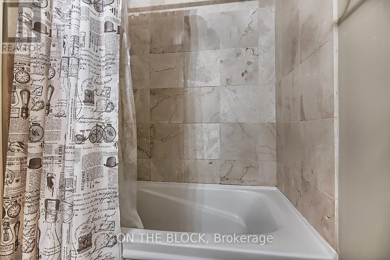 112 - 3085 Bloor Street W, Toronto, Ontario  M8X 1C9 - Photo 17 - W13212080