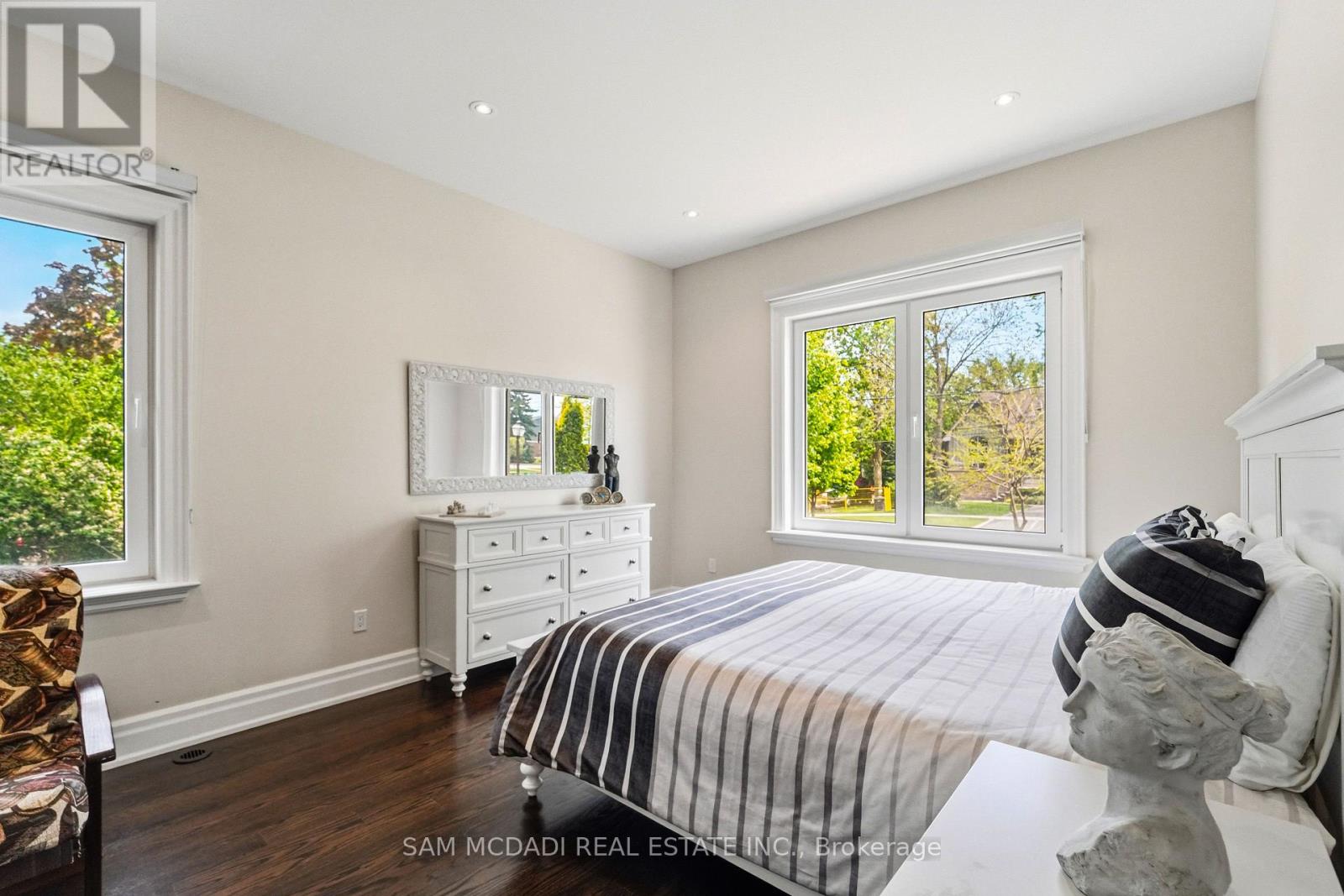 2411 Thorn Lodge Drive, Mississauga, Ontario  L5K 1K8 - Photo 24 - W13212158