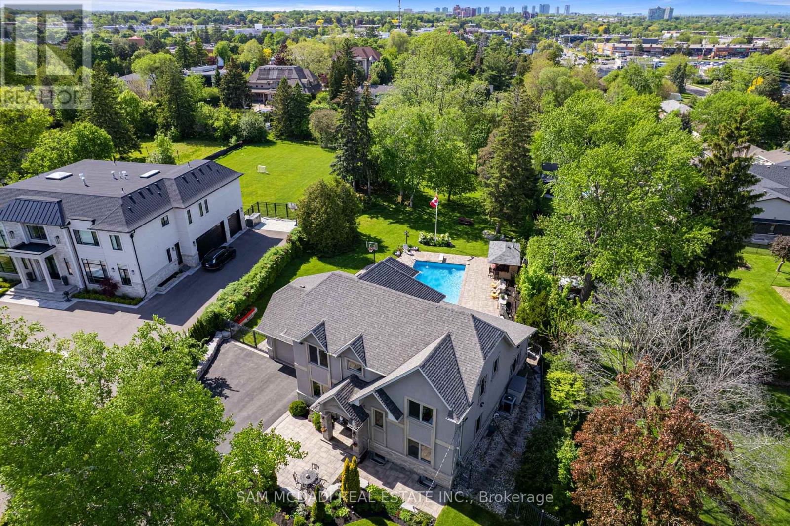 2411 Thorn Lodge Drive, Mississauga, Ontario  L5K 1K8 - Photo 47 - W13212158