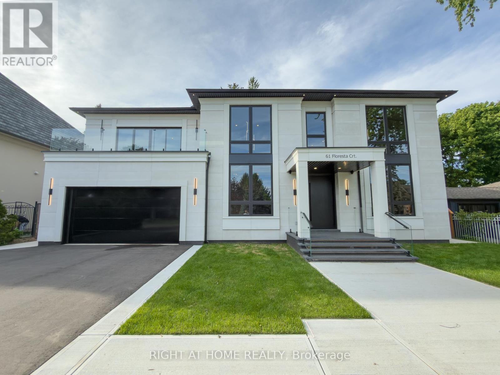 61 Floresta Court, Hamilton, Ontario  L9G 1R6 - Photo 2 - X13212022