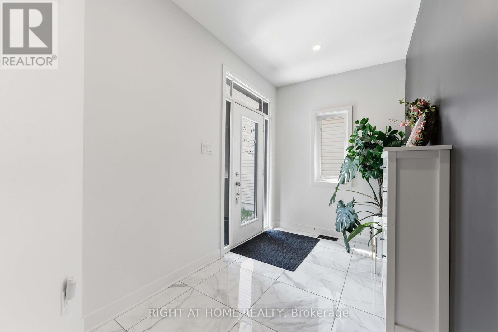 289 Mount Nebo Way, Ottawa, Ontario  K1X 0E1 - Photo 3 - X13212024