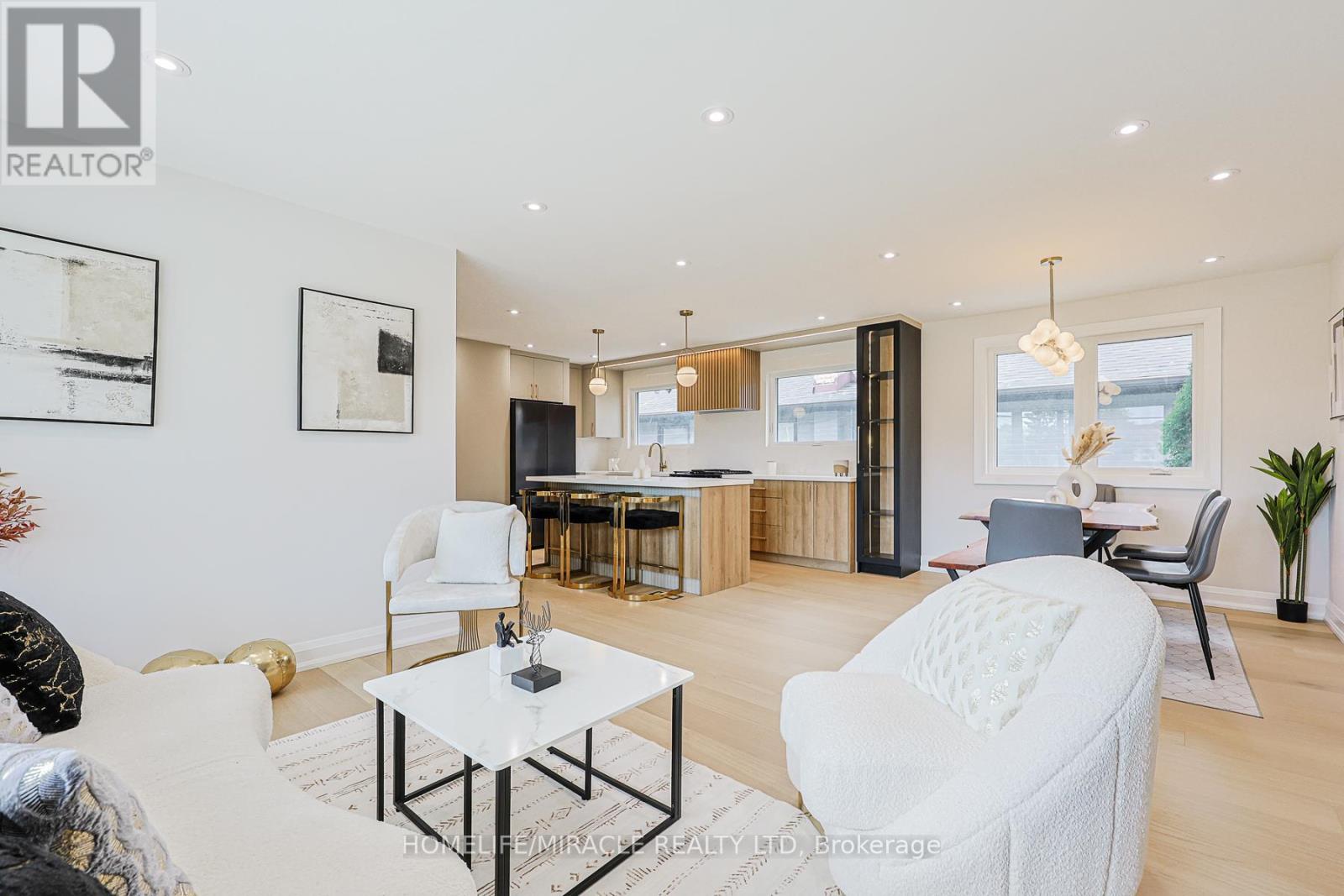 158 CASS AVENUE, Toronto, Ontario