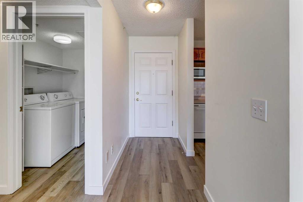 309, 3309 Hawksbrow Point NW, Calgary, Alberta  T3G 4C9 - Photo 5 - A2286826